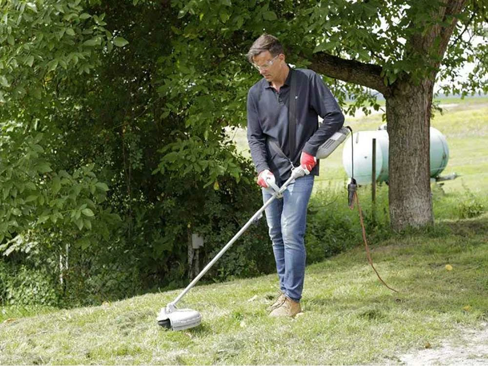 Débroussailleuse Coupe-bordures électrique IKRA IES 1000 C - Moteur De 1000 Watts – Image 11