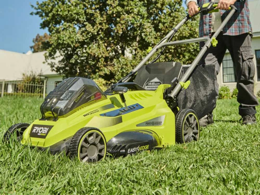 Tondeuse Ă Batterie RYOBI RLM36X46H50PG - 36V - 5Ah - Bac De 45 L - Coupe De 46 Cm â Image 13