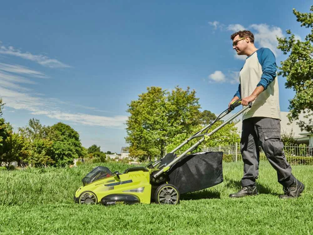 Tondeuse Ă Batterie RYOBI RLM36X46H50PG - 36V - 5Ah - Bac De 45 L - Coupe De 46 Cm â Image 2
