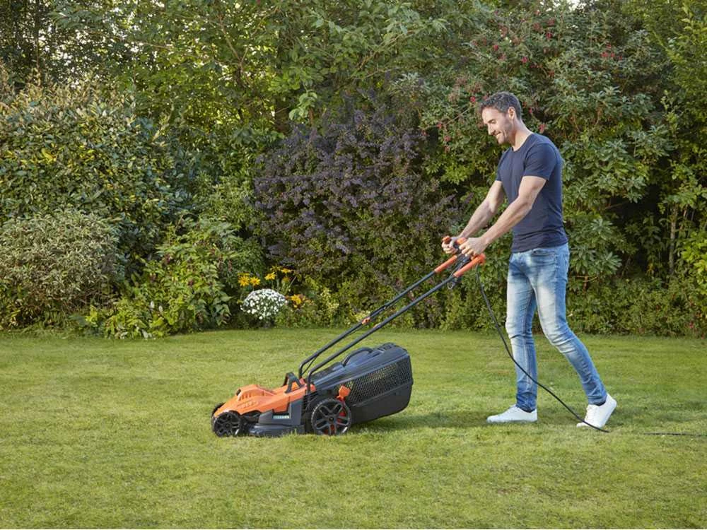 Tondeuse à Gazon électrique Black & Decker BEMW461BH-QS - Largeur De Lame 34 Cm Puissance 1400 Watts – Image 2